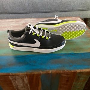 Nike Golf VT Jr size 7 Youth med width New in Box